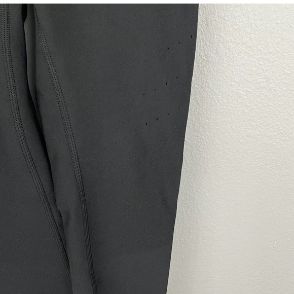 Lululemon • NWOT Black Crops 23” - Picture 3 of 10